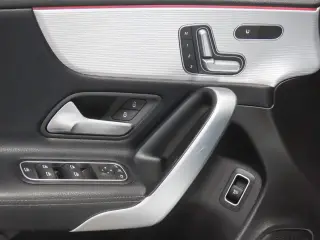 Mercedes-Benz Clase A 2019 A 220 4dr Sedán