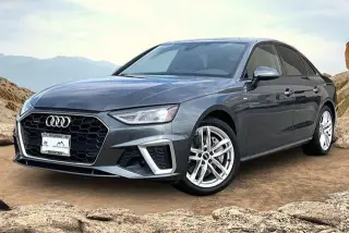 Audi A4 2020 AWD quattro Premium 45 TFSI 4dr Sedán