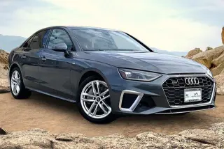 Audi A4 2020 AWD quattro Premium 45 TFSI 4dr Sedán