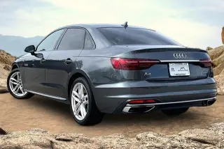 Audi A4 2020 AWD quattro Premium 45 TFSI 4dr Sedán