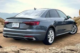 Audi A4 2020 AWD quattro Premium 45 TFSI 4dr Sedán