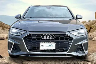 Audi A4 2020 AWD quattro Premium 45 TFSI 4dr Sedán