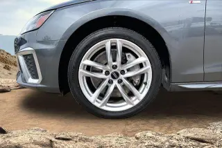 Audi A4 2020 AWD quattro Premium 45 TFSI 4dr Sedán