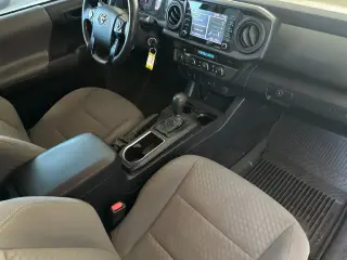 Toyota Tacoma 2022 4x4 SR V6 4dr Double Cab 5.0 ft SB