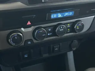 Toyota Tacoma 2022 4x4 SR V6 4dr Double Cab 5.0 ft SB