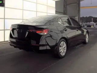 Nissan Sentra 2024 S 4dr Sedán