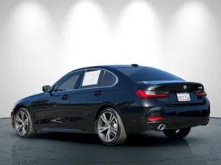 BMW Serie 3 2024 330i 4dr Sedán