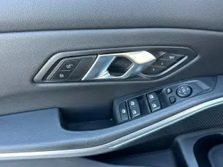 BMW Serie 3 2024 330i 4dr Sedán