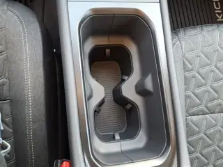 Nissan Kicks 2026 AWD SV 4dr Crossover