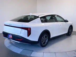 Kia K4 2026 LXS 4dr Sedán