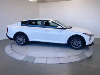 Kia K4 2026 LXS 4dr Sedán