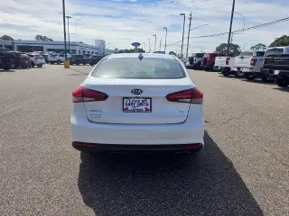 Kia Forte 2017 EX 4dr Sedán
