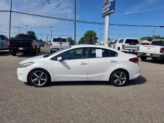 Kia Forte 2017 EX 4dr Sedán