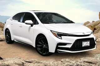 Toyota Corolla 2024 XSE Sedán 4 puertas