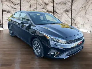 Forte Kia 2023 LXS sedán 4 puertas