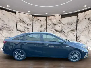 Forte Kia 2023 LXS sedán 4 puertas