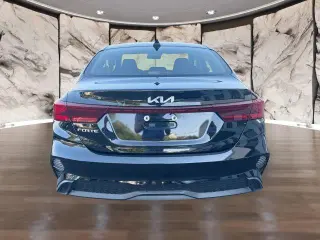 Forte Kia 2023 LXS sedán 4 puertas
