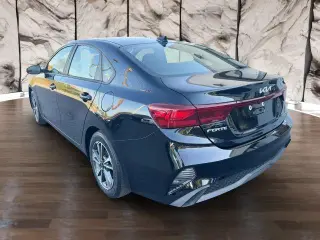 Forte Kia 2023 LXS sedán 4 puertas