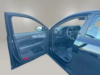 Forte Kia 2023 LXS sedán 4 puertas