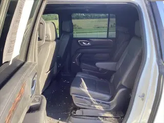 Chevrolet Suburban 2023 4x4 LT 4dr SUV