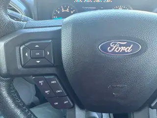 Ford F-150 2016 4x4 XLT 4dr SuperCrew 5.5 ft. SB