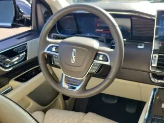 Lincoln Navigator 2024 4x4 Black Label 4dr SUV