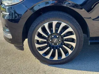 Lincoln Navigator 2024 4x4 Black Label 4dr SUV
