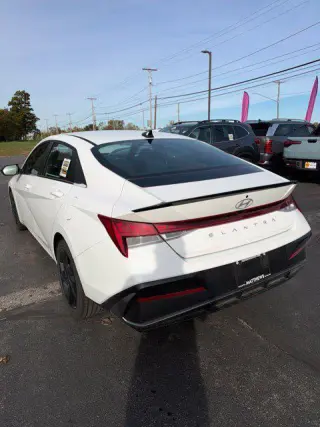 Hyundai ELANTRA 2026 SEL Sport Premium Sedán 4 puertas