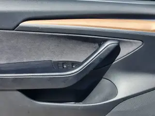 Tesla Model 3 2022 AWD Performance 4dr Sedán
