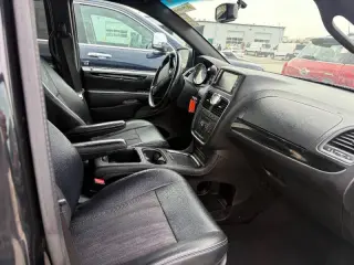2016 Chrysler Town & Country