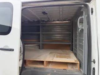 Nissan NV 2016