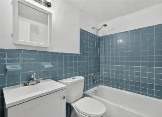 2 habitaciones y 1 baño