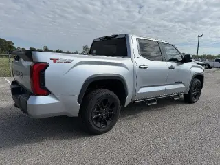 Toyota Tundra 2024 4x4 SR5 4dr CrewMax Cab Pickup SB