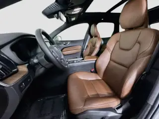 Volvo XC60 2022 B5 Momentum 4dr SUV