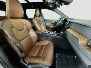 Volvo XC60 2022 B5 Momentum 4dr SUV