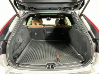 Volvo XC60 2022 B5 Momentum 4dr SUV