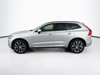 Volvo XC60 2022 B5 Momentum 4dr SUV