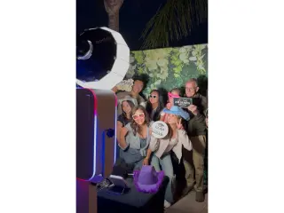 CAPTURED MOMENTS PHOTO BOOTH