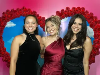 CAPTURED MOMENTS PHOTO BOOTH