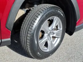 Toyota RAV4 Híbrido 2024 AWD LE 4dr SUV