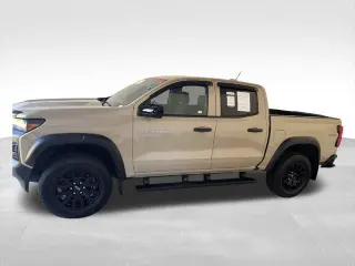 Chevrolet Colorado 2024 4x4 Trail Boss 4dr Crew Cab 5 ft. SB
