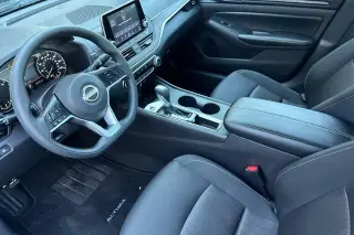 Nissan Altima 2025 2.5 SV 4dr Sedán