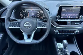 Nissan Altima 2025 2.5 SV 4dr Sedán