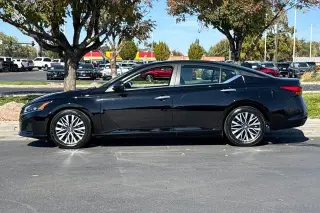 Nissan Altima 2025 2.5 SV 4dr Sedán