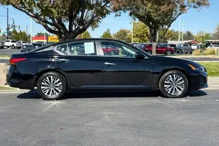 Nissan Altima 2025 2.5 SV 4dr Sedán