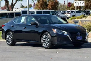 Nissan Altima 2025 2.5 SV 4dr Sedán