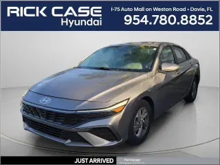 Hyundai ELANTRA 2024 SE 4puertas Sedán