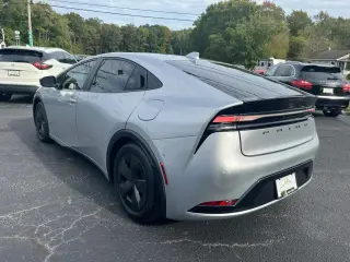 2024 TOYOTA PRIUS