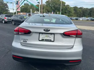 2017 KIA FORTE