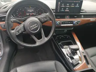 Audi A4 2023 AWD quattro Premium 40 TFSI 4dr Sedan